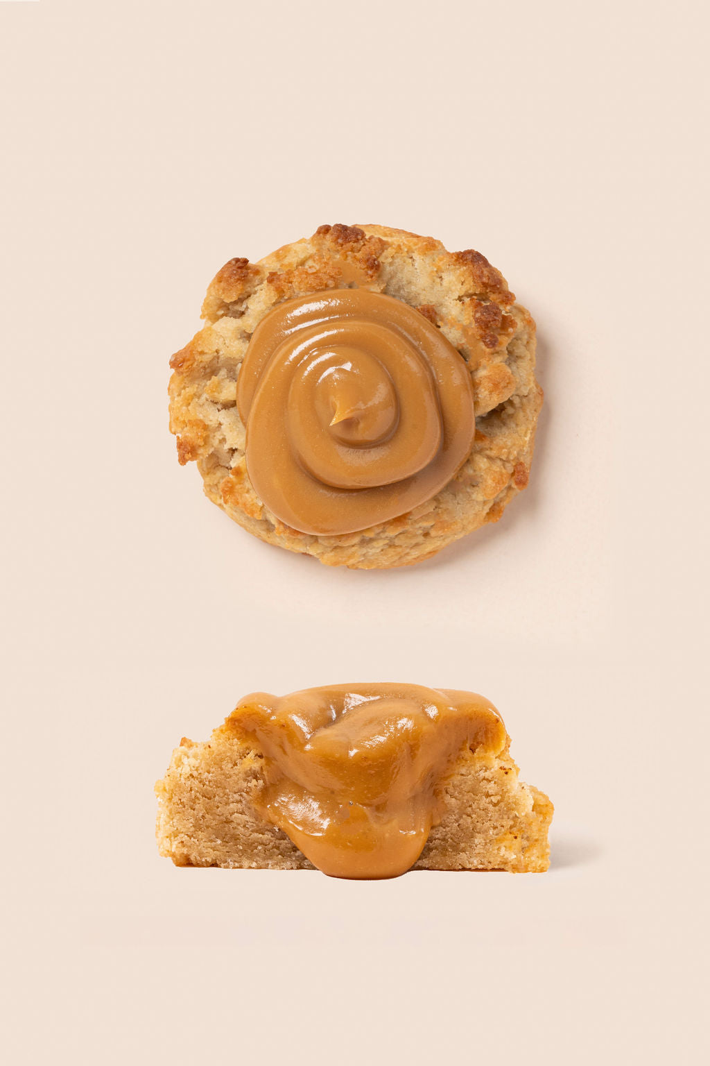 Galletas de vainilla con un relleno de manjar de olla casero